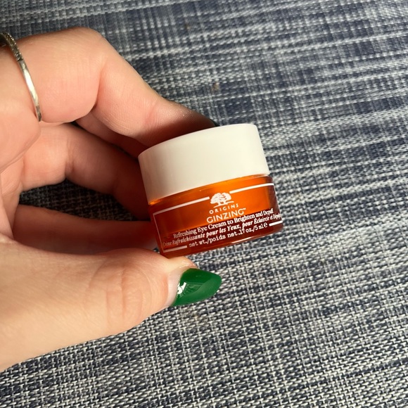 Origins Ginzing vitamin C refreshing eye cream to brighten and depuff - Picture 1 of 3